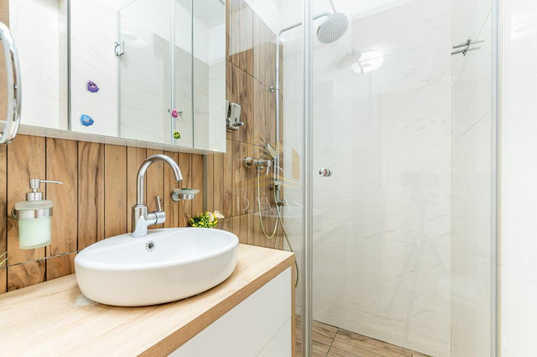Apartament ultrafinisat 5 camere + garaj de închiriat | Plopilor | Central