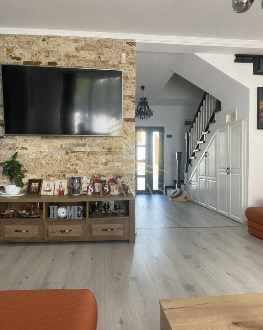 Casa de vânzare  112mp |362 mp teren | Dambu Rotund | Terasa | Parcare