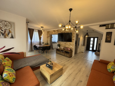 Casa de vânzare  112mp |362 mp teren | Dambu Rotund | Terasa | Parcare