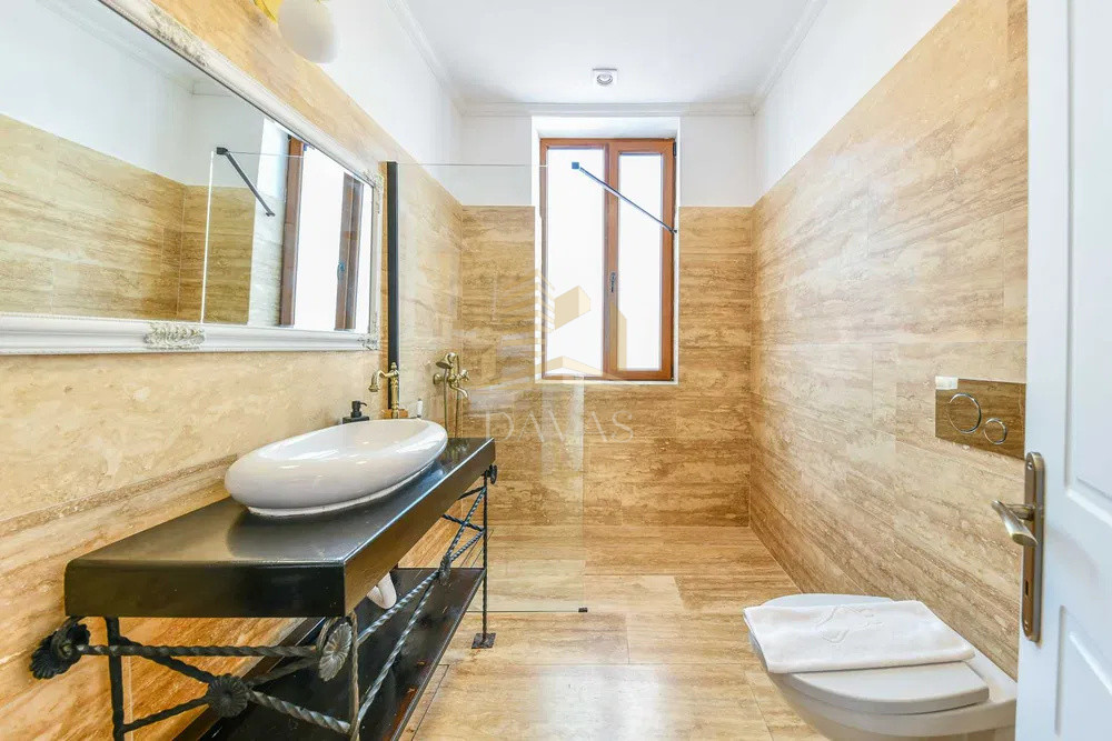 Apartament 3 camere semidecomandat ultrafinisat + parcare | ULTRACENTRAL| UMF