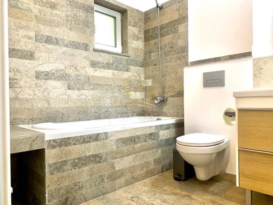 Apartament 3 camere semidecomandat de închiriat | Platinia 
