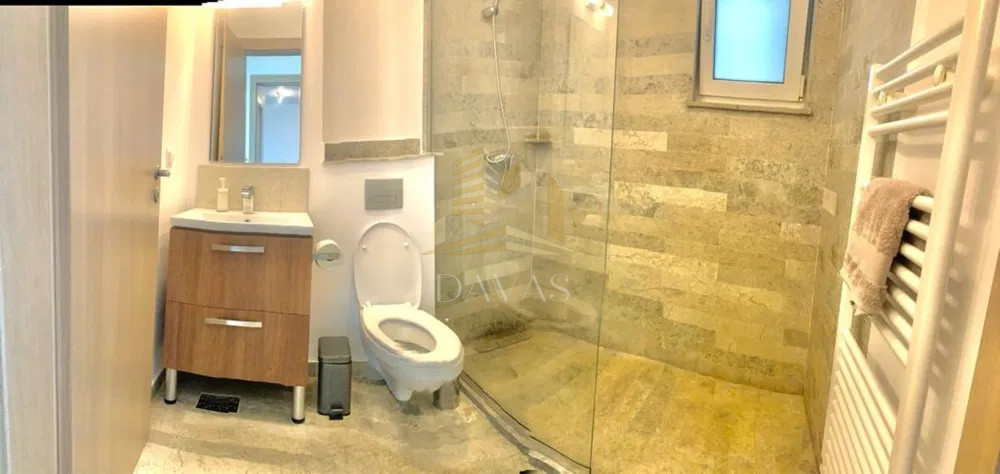 Apartament 3 camere semidecomandat de închiriat | Platinia 