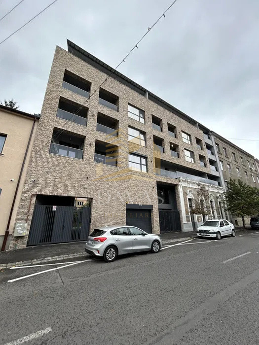 Apartament 3 camere semidecomandat+ parcare subterana | PRIMA INCHIRIERE| LUX