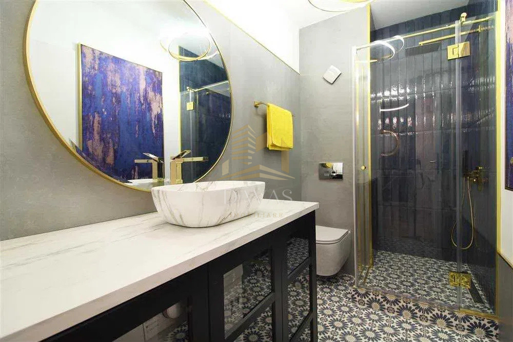 Apartament 2 camere ultrafinisat semidecomdant+parcare subterana|Central |Terasa