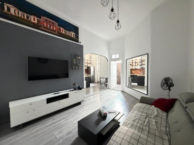 Apartament 3 camere semidecomandat ultrafinisat | Centru | UMF