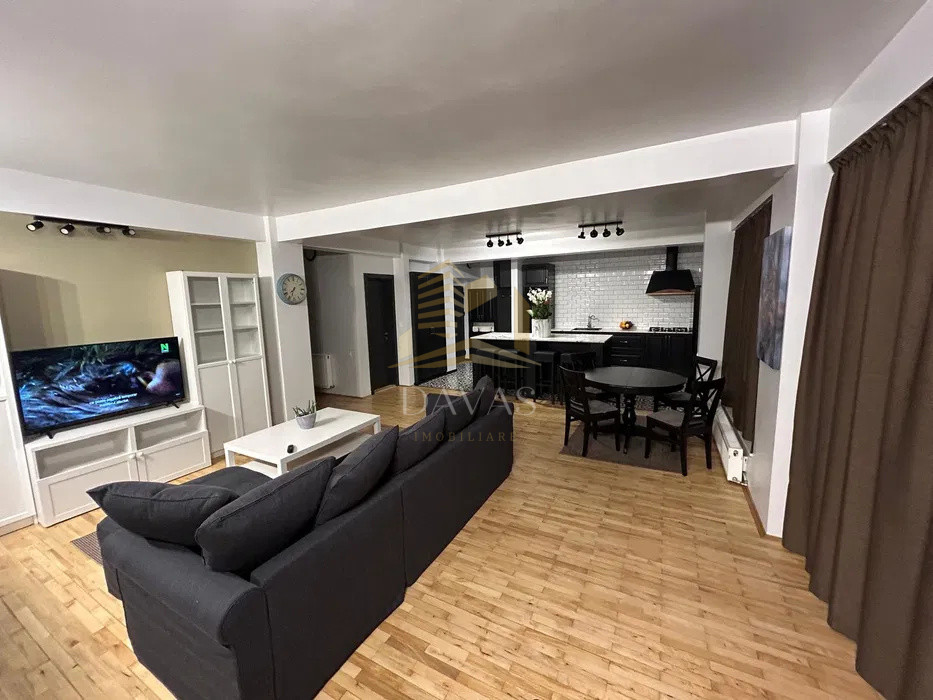 Apartament ultrafinisat 3 camere de vânzare semidecomandat | Andrei Mureșanu 