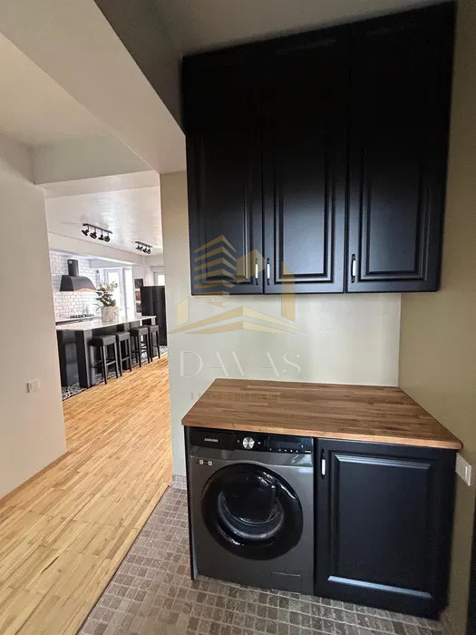 Apartament ultrafinisat 3 camere de vânzare semidecomandat | Andrei Mureșanu 