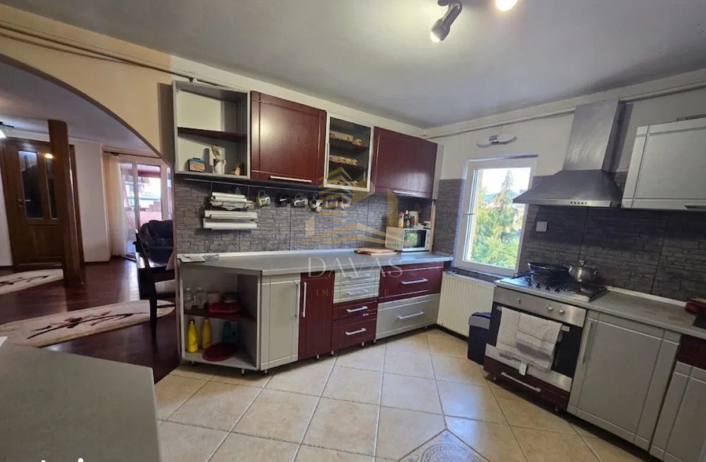 Duplex 5 camere de închiriat+garaj+2parcari incluse in preț | Zorilor | OFERTA