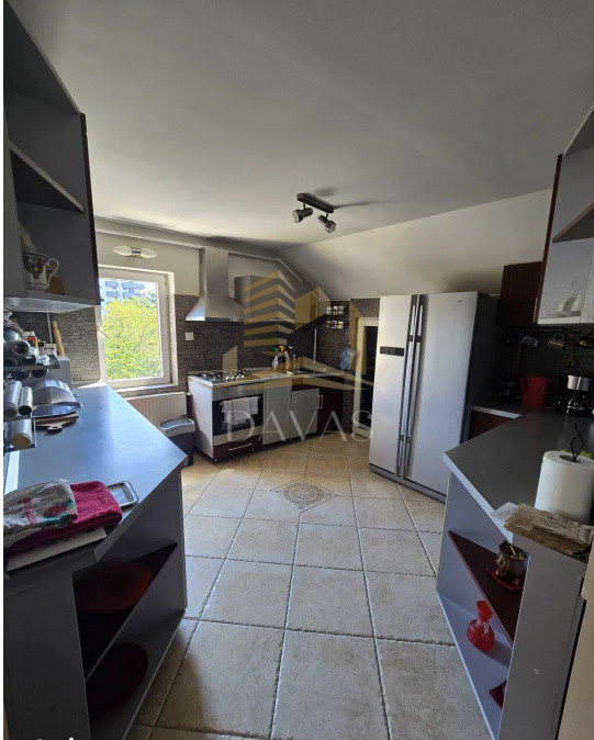 Duplex 5 camere de închiriat+garaj+2parcari incluse in preț | Zorilor | OFERTA