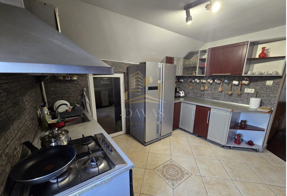 Duplex 5 camere de închiriat+garaj+2parcari incluse in preț | Zorilor | OFERTA