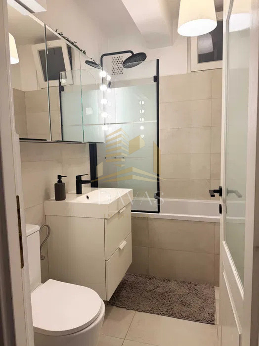 Apartament 3 camere semidecomandat de vânzare | Horea | Parcare primărie| Modern