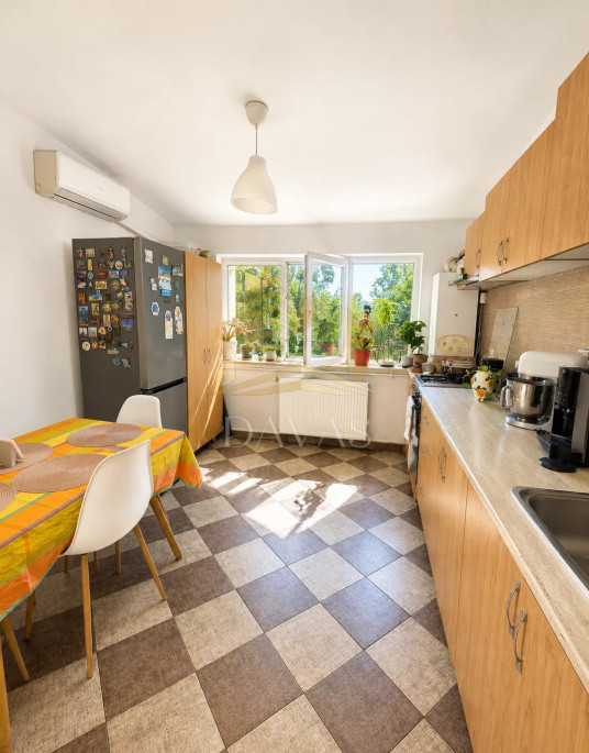 Apartament 2 camere decomandat de vânzare | Intre lacuri | Parcare | OCAZIE