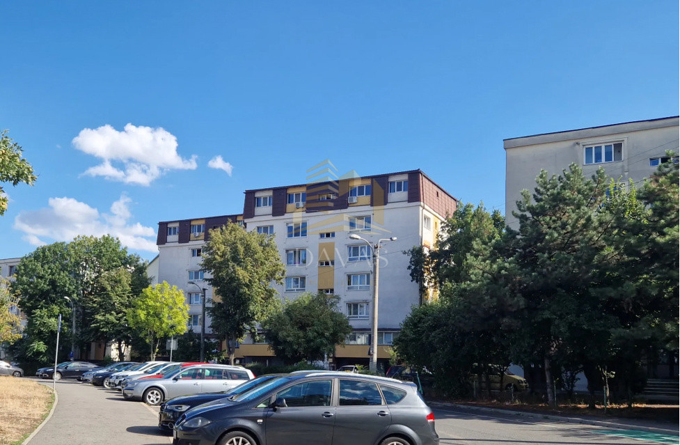 Apartament 2 camere decomandat de vânzare | Intre lacuri | Parcare | OCAZIE