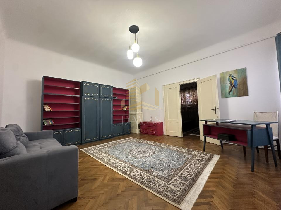 Apartament cu 3 camere | Central - Parcul Mare | Renovat