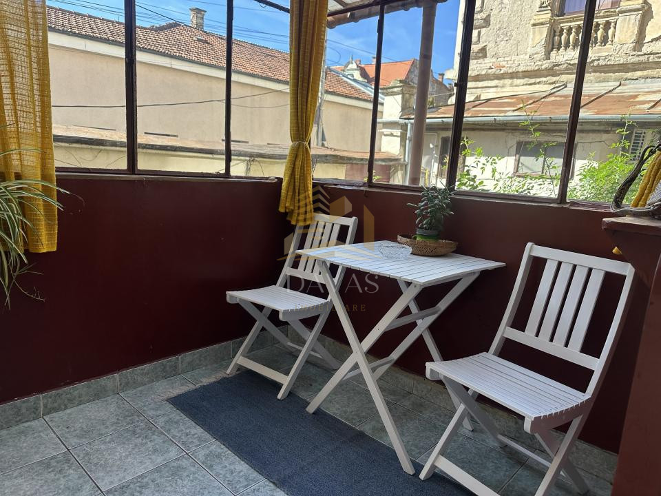 Apartament cu 3 camere | Central - Parcul Mare | Renovat