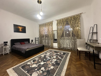Apartament cu 3 camere | Central - Parcul Mare | Renovat