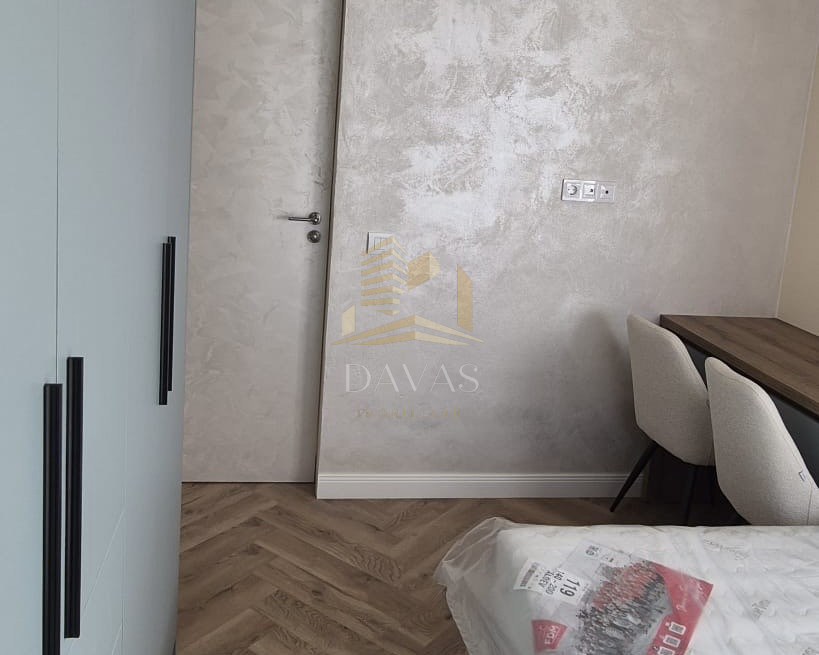 Apartament 3 camere la casa- gradina proprie| teren 100 mp | Intre Lacuri 