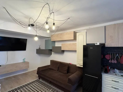 Apartament 2 camere semidecomandat de vânzare  Modern | Dambu Rotund 