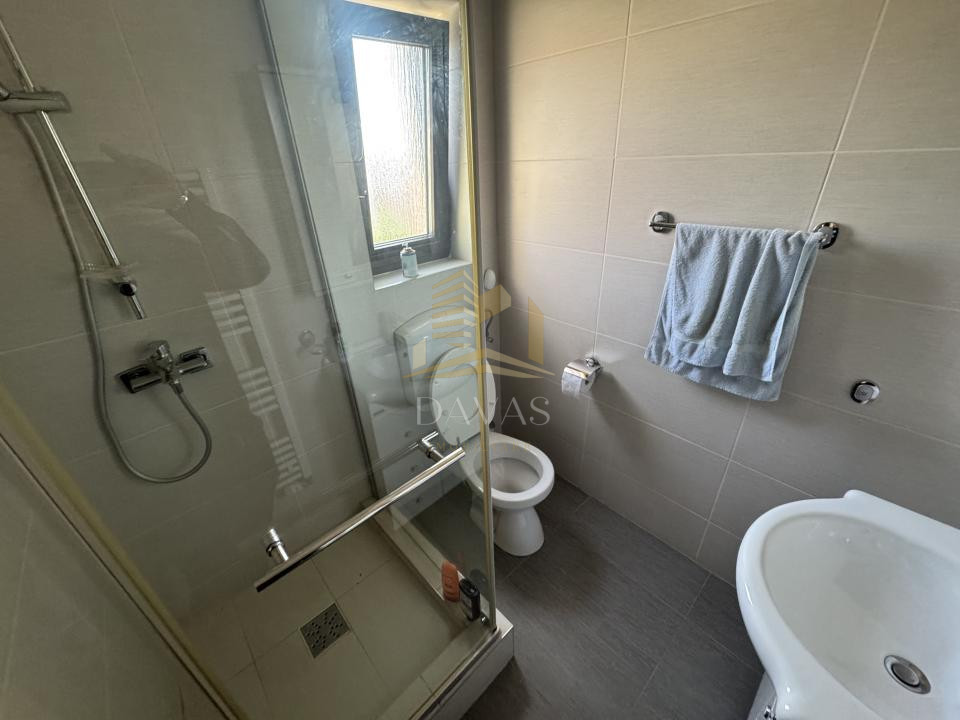 Duplex de vânzare 250mp utili | Teren | 6 camere | Parcare | Dambu Rotund