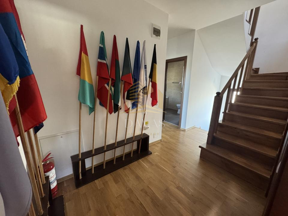 Duplex de vânzare 250mp utili | Teren | 6 camere | Parcare | Dambu Rotund