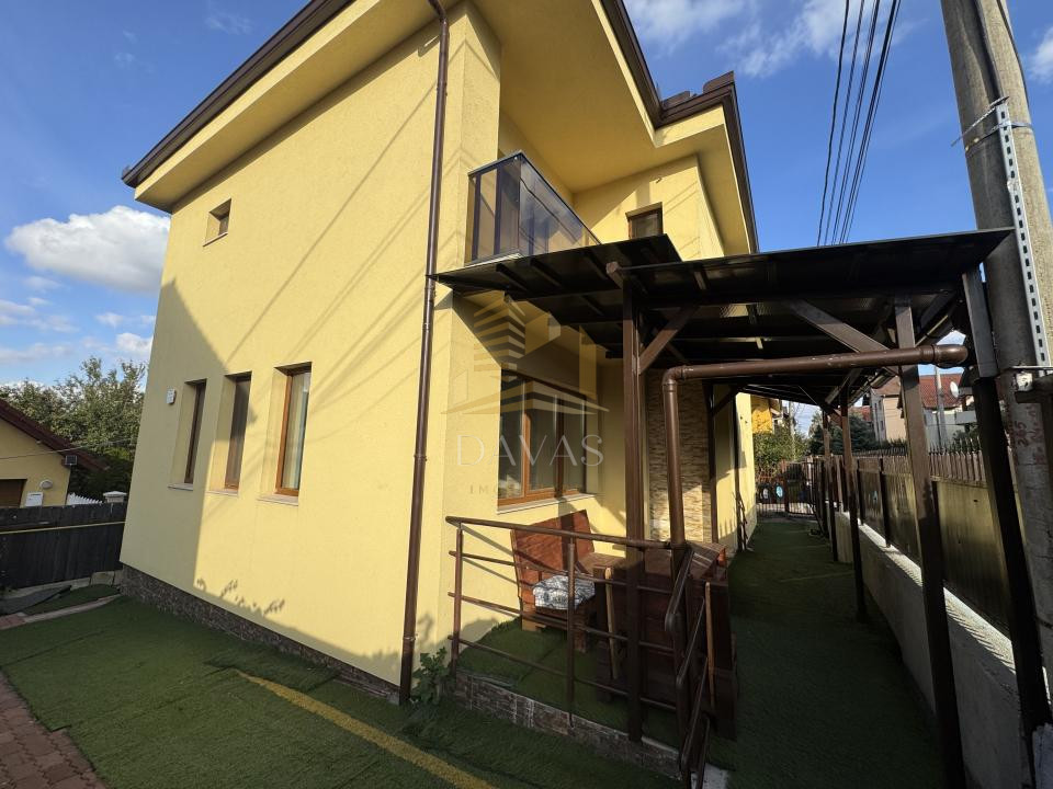 Casa individuală  de inchirat 4 camere decomandat | 4 parcări | Curte