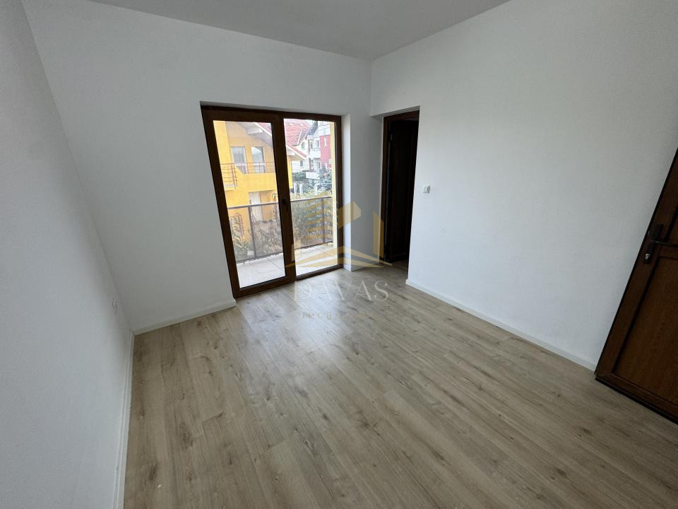 Casa individuală  de inchirat 4 camere decomandat | 4 parcări | Curte