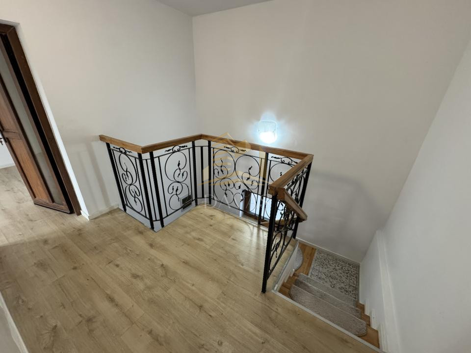 Casa individuală  de inchirat 4 camere decomandat | 4 parcări | Curte
