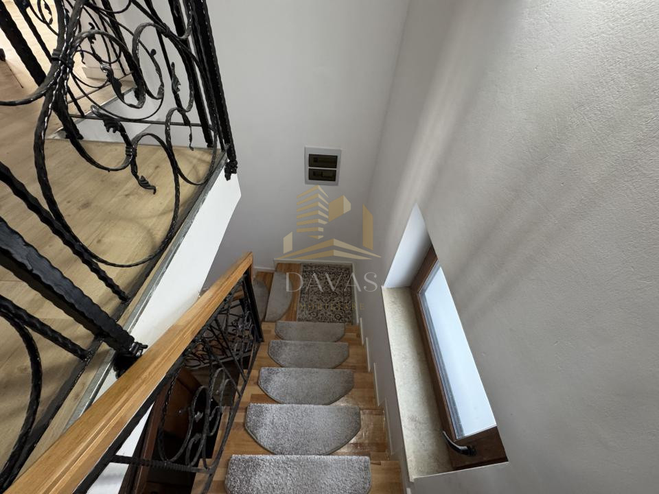 Casa individuală  de inchirat 4 camere decomandat | 4 parcări | Curte