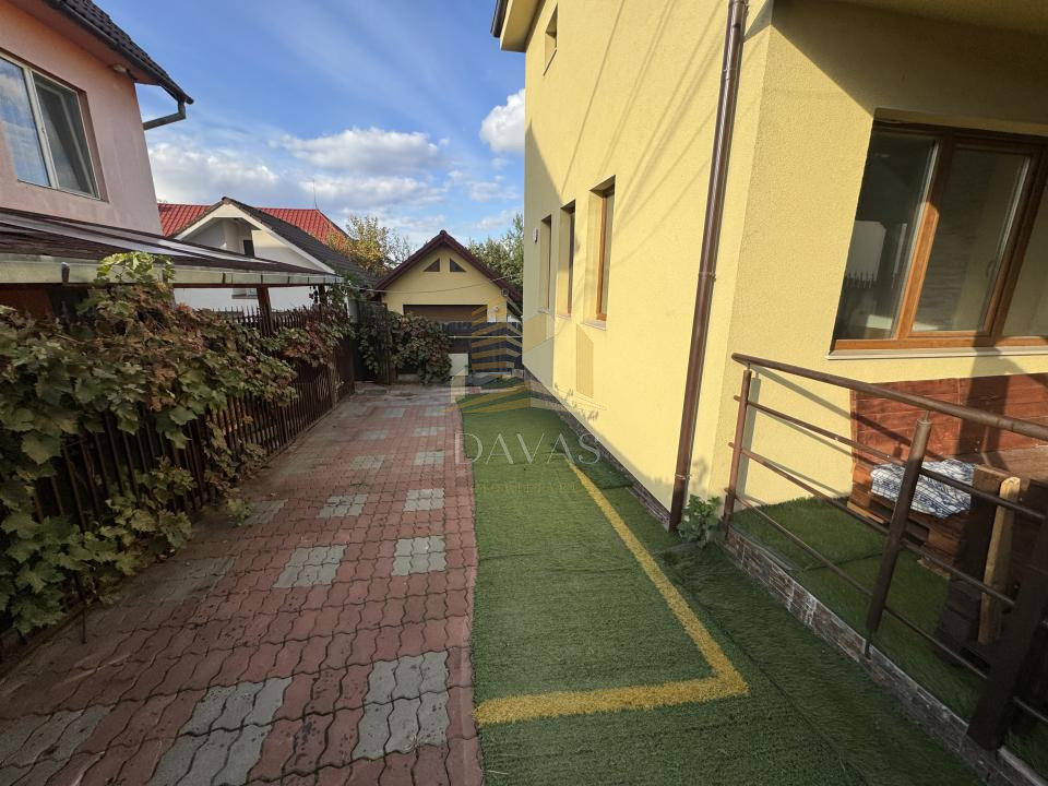 Casa individuală  de inchirat 4 camere decomandat | 4 parcări | Curte