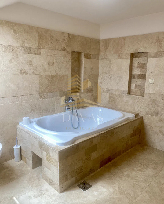 Apartament 3 camere pe 2 nivele semidecomandat+parcare| Europa | 140 mp utili
