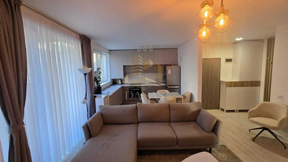 Apartament 3 camere semidecomandat Ultrafinisat |Terasa| Parcare|Andrei Mureșanu