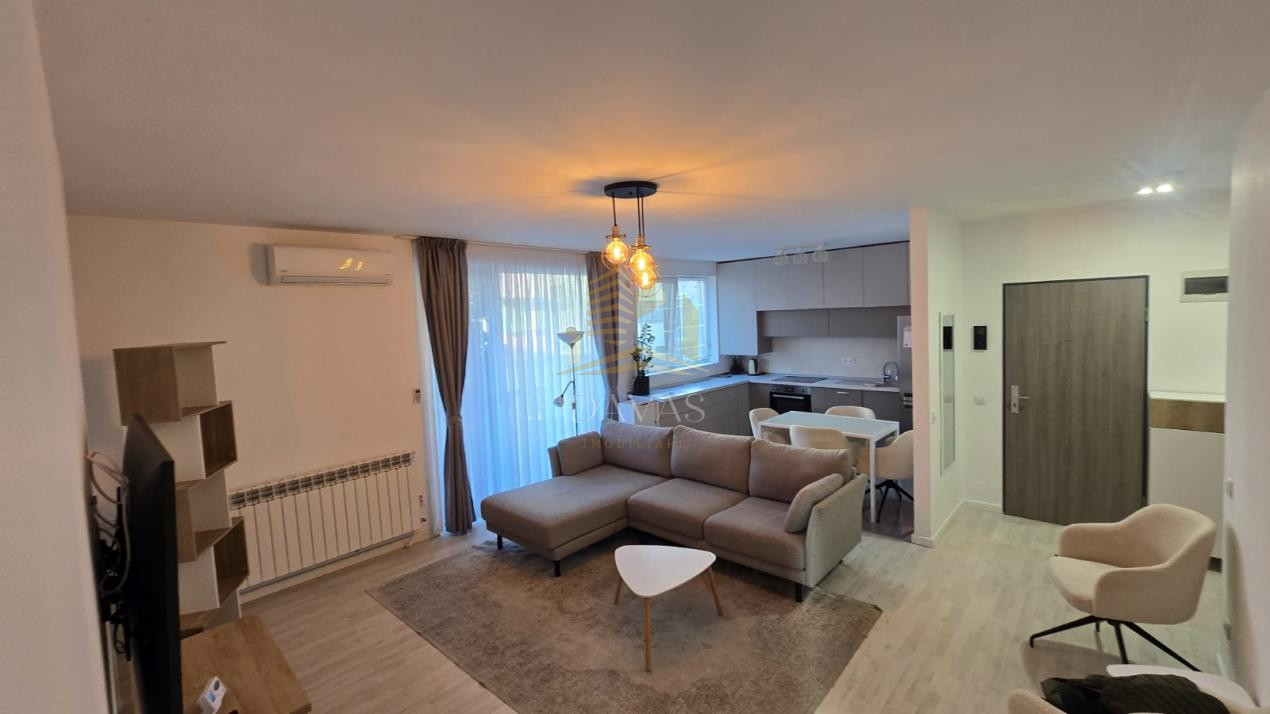 Apartament 3 camere semidecomandat Ultrafinisat |Terasa| Parcare|Andrei Mureșanu
