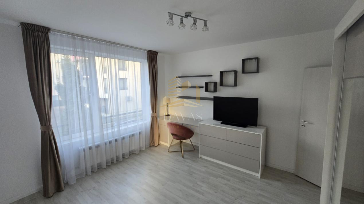 Apartament 3 camere semidecomandat Ultrafinisat |Terasa| Parcare|Andrei Mureșanu