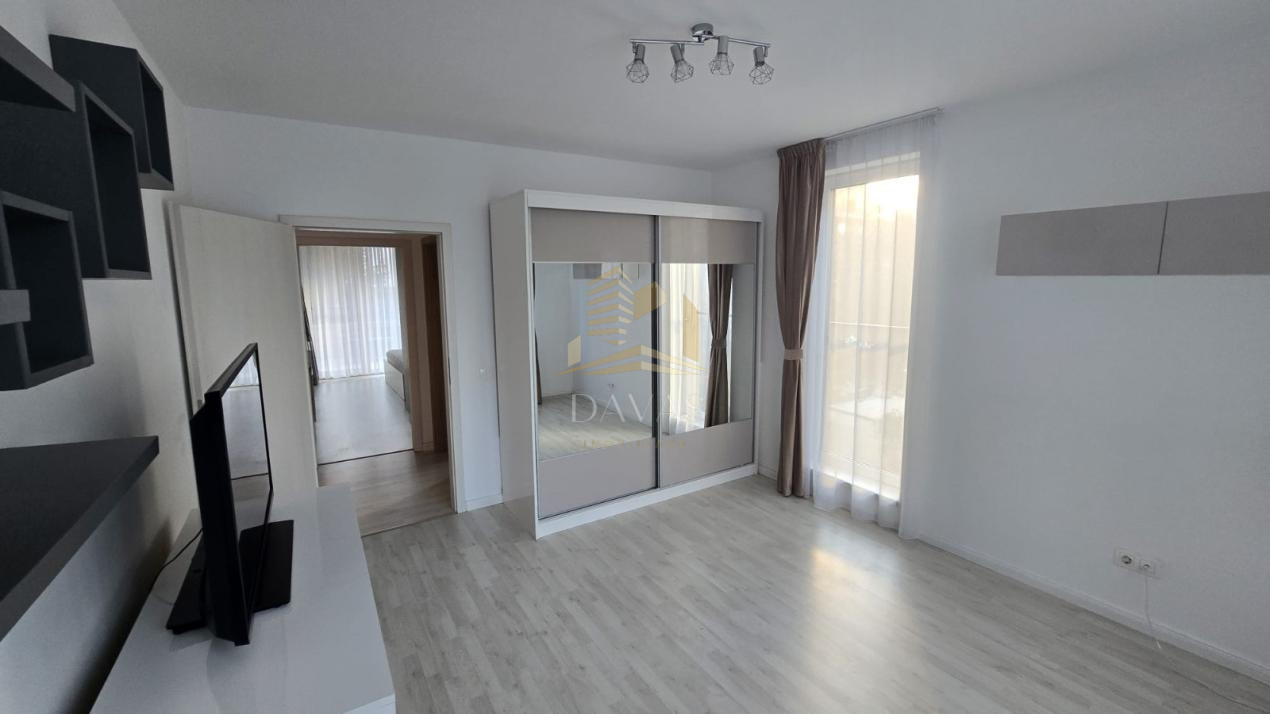 Apartament 3 camere semidecomandat Ultrafinisat |Terasa| Parcare|Andrei Mureșanu