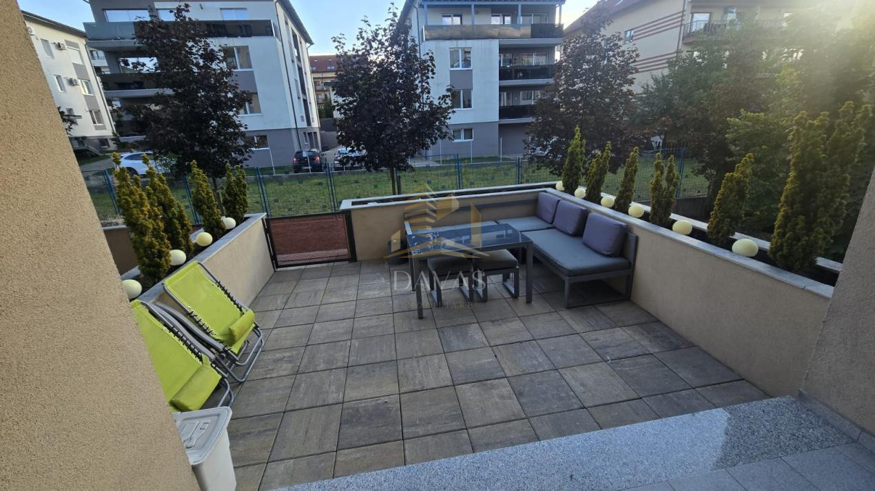 Apartament 3 camere semidecomandat Ultrafinisat |Terasa| Parcare|Andrei Mureșanu