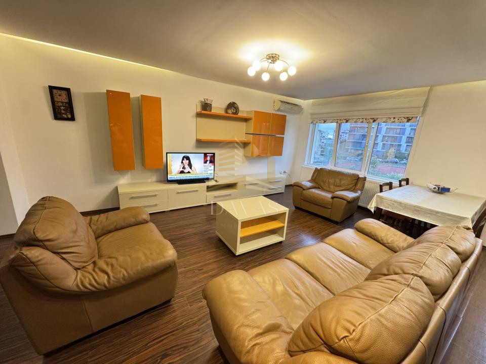 Apartament 4 camere semidecomandat+2parcai incluse in pret | Buna ziua | Boxa