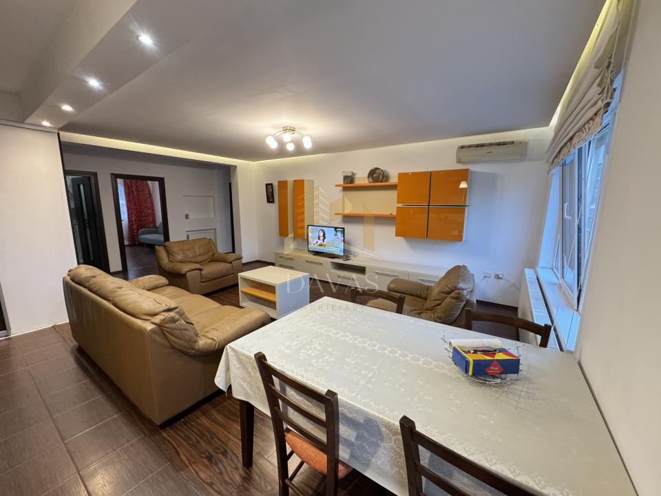 Apartament 4 camere semidecomandat+2parcai incluse in pret | Buna ziua | Boxa