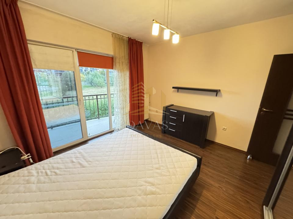 Apartament 4 camere semidecomandat+2parcai incluse in pret | Buna ziua | Boxa