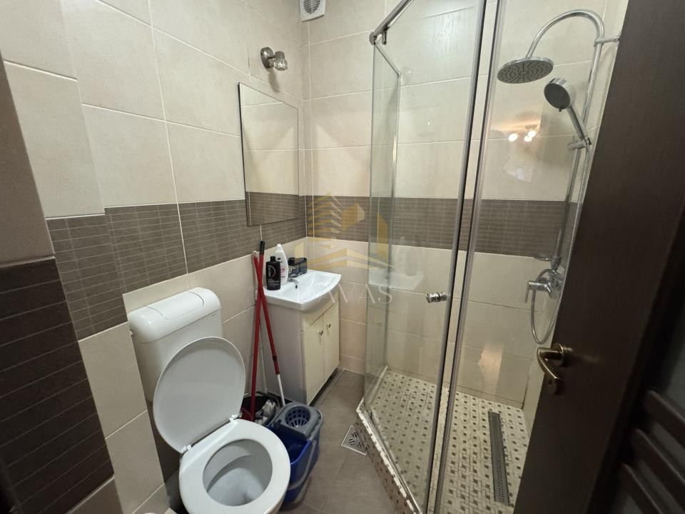 Apartament 4 camere semidecomandat+2parcai incluse in pret | Buna ziua | Boxa