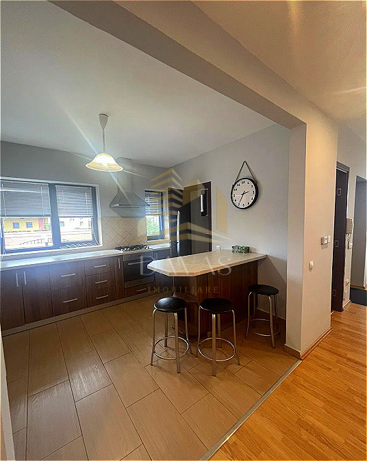 Apartament 3 camere semidecomandat+2 locuri de parcare | Europa | 