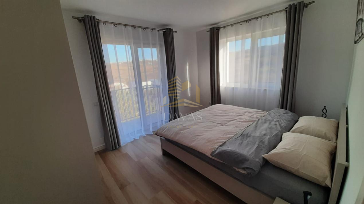 Apartament 4 camere semidecomandat+parcare inclusa in pret | Borhanci | Modern