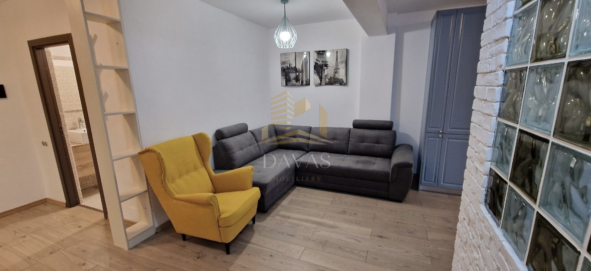 Apartament cu o cameră + nisa de dormit, semidecomandat | Iris