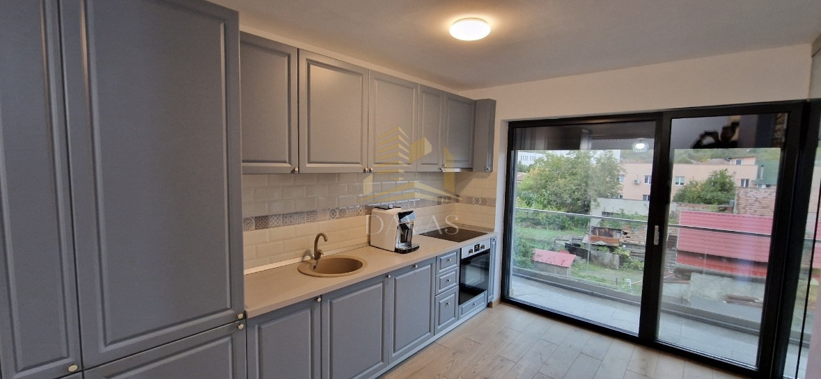 Apartament cu o cameră + nisa de dormit, semidecomandat | Iris