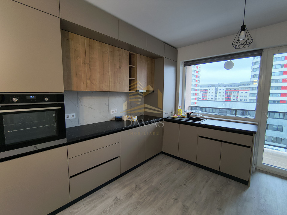 Apartament 2 camere decomandat | zona BMW | Parcare | Etaj intermediar