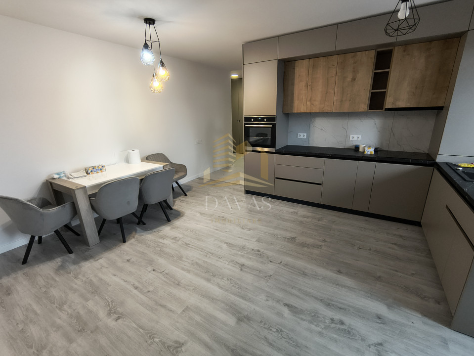 Apartament 2 camere decomandat | zona BMW | Parcare | Etaj intermediar