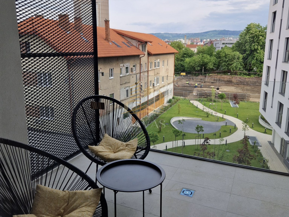 Apartament 2 camere de inchiriat | Semicentral | Etaj intermediar | Parcare 