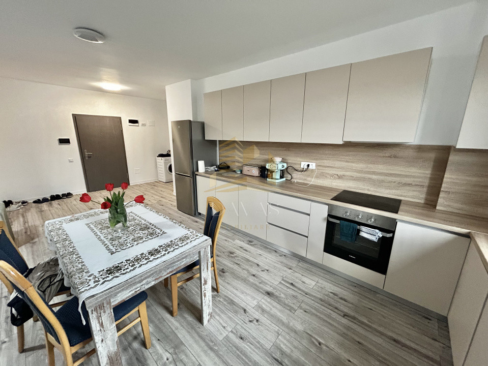 Apartament 2 camere de vanzare | Etaj intermediar | Parcare 