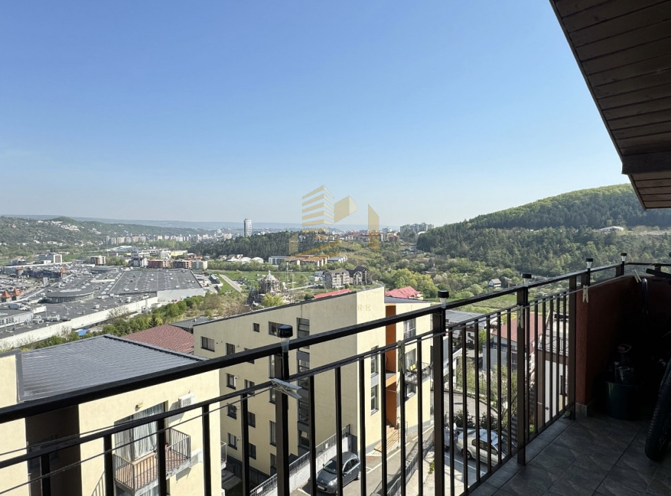 Apartament cu 3 camere semidecomandat | Zona Vivo | str. Razoare