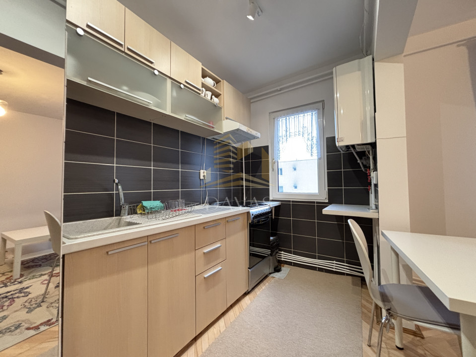Apartament cu 3 camere semidecomandat | Manastur | str. Mehedinti