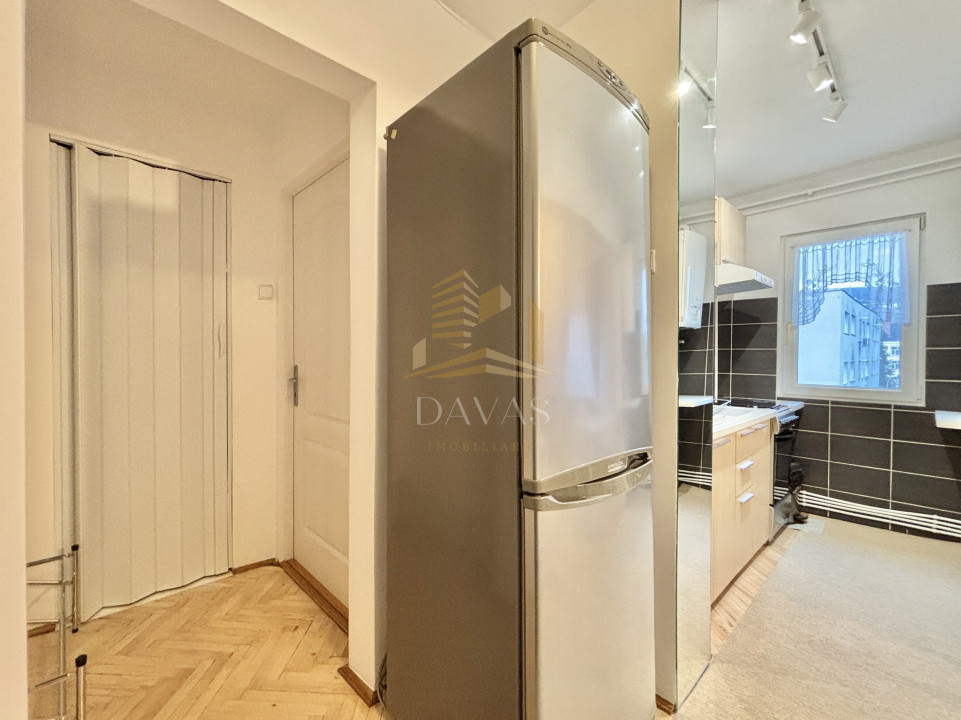 Apartament cu 3 camere semidecomandat | Manastur | str. Mehedinti